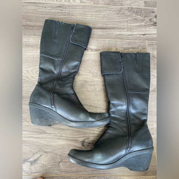 Hush Puppies waterproof black leather wedge heeled tall boots - Picture 2 of 16